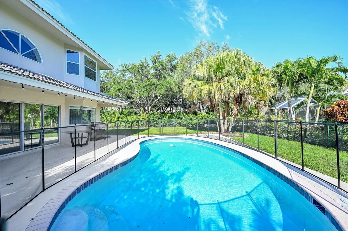 Photo of 10004 NW 57th Place