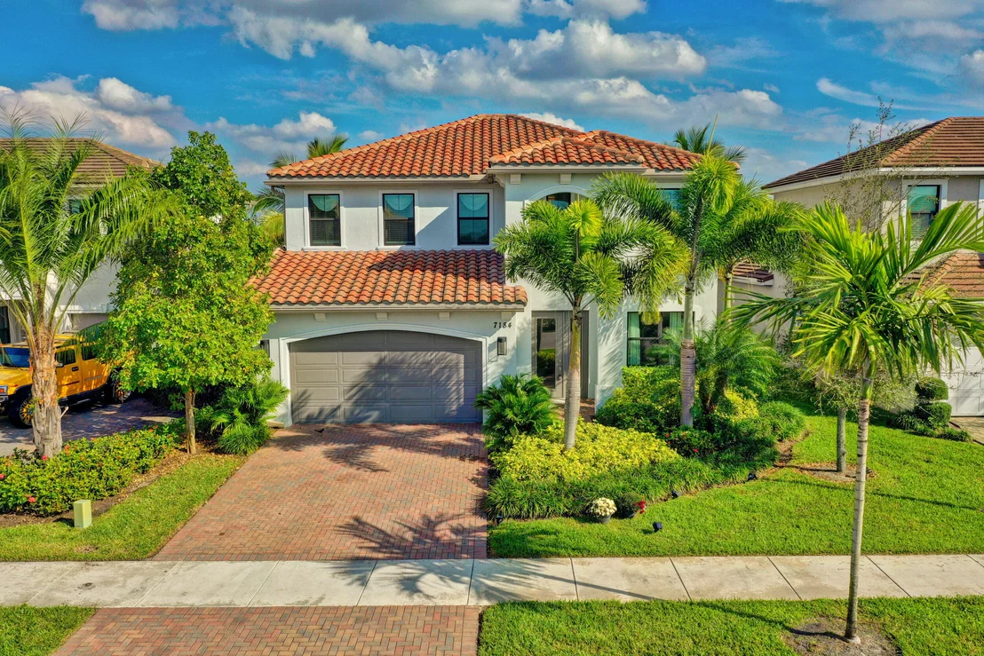 Photo of 7184 Montereal Path