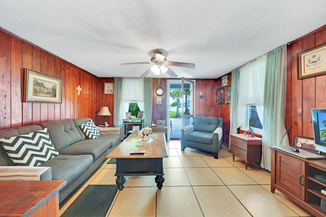 Photo of 5271 Wallis Road