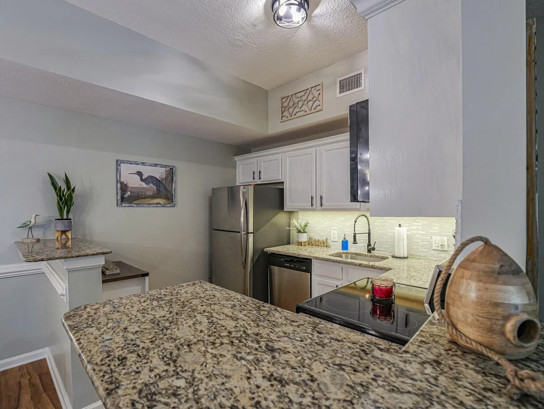 Photo of Unit 103 at 536 7TH Square