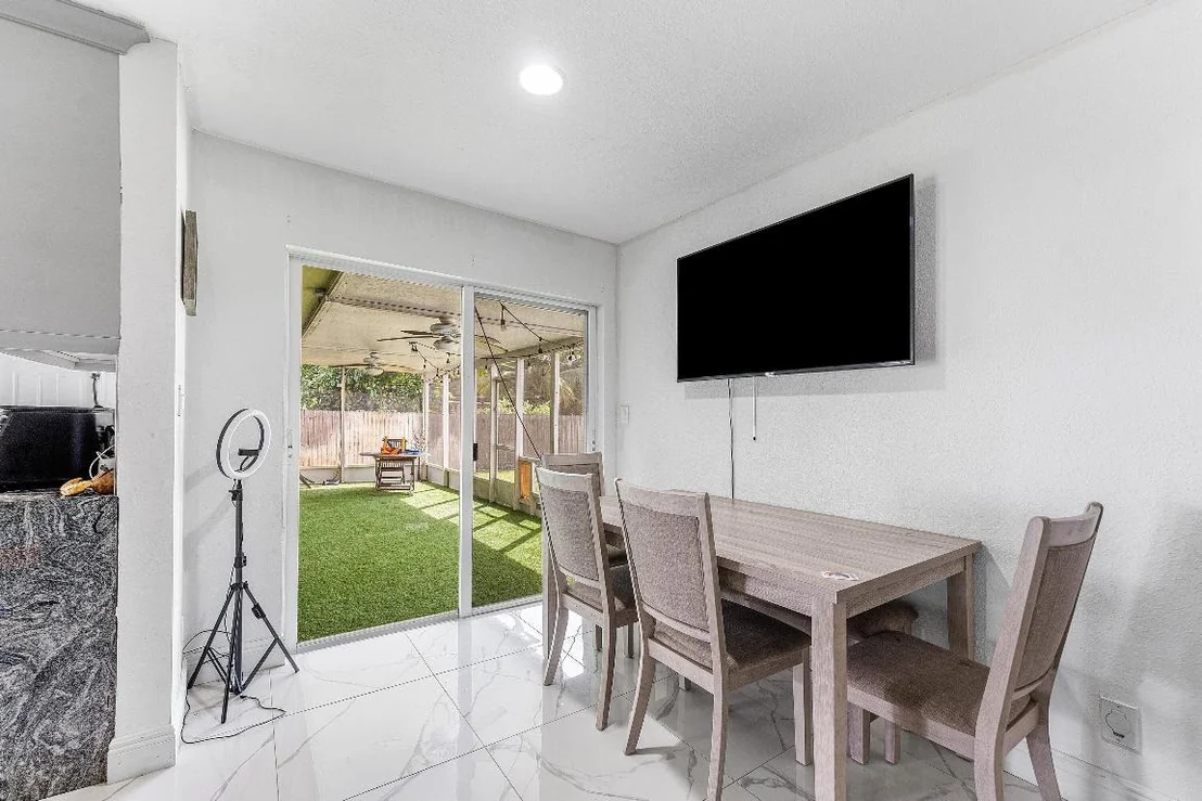 Photo of 7536 Cocoanut Drive