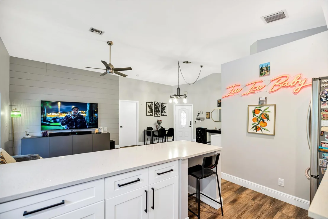 Photo of 5568 American Circle
