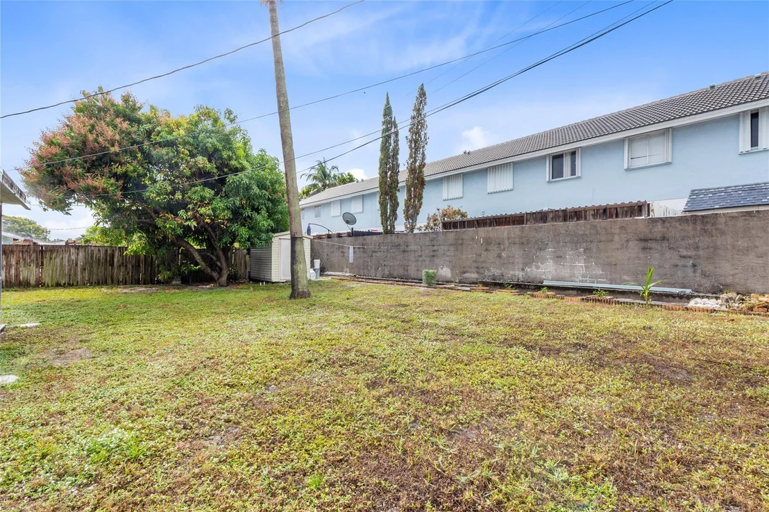 Photo of 313 SE 3rd Terrace