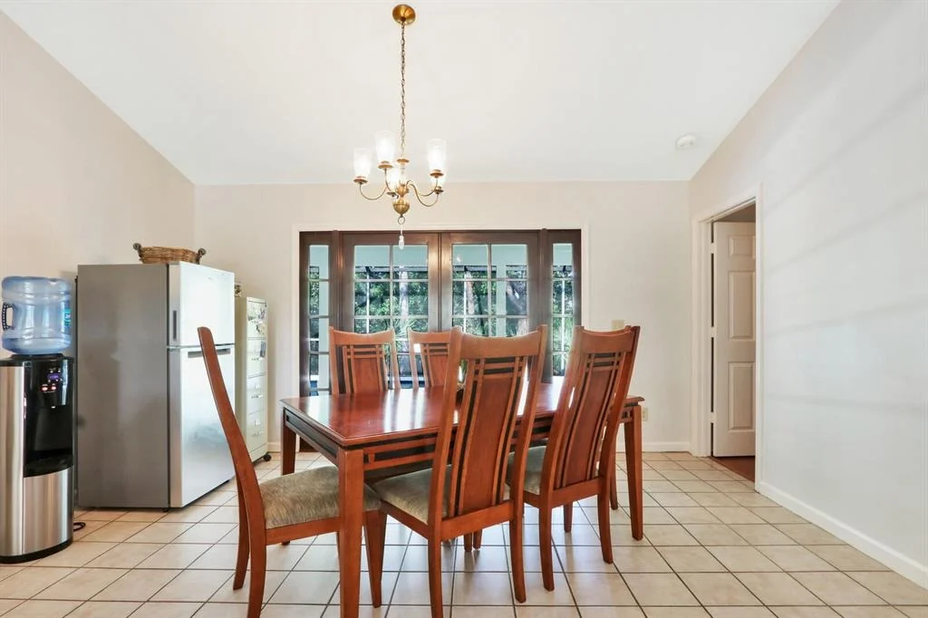 Photo of 18618 Lake Bend Drive