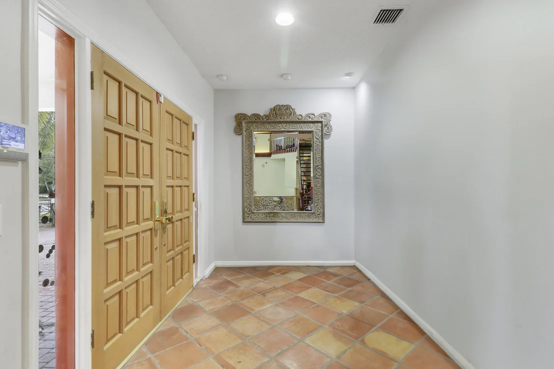 Photo of 204 CHINOOK Lane