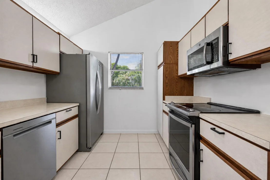 Photo of 102 Maplecrest Circle