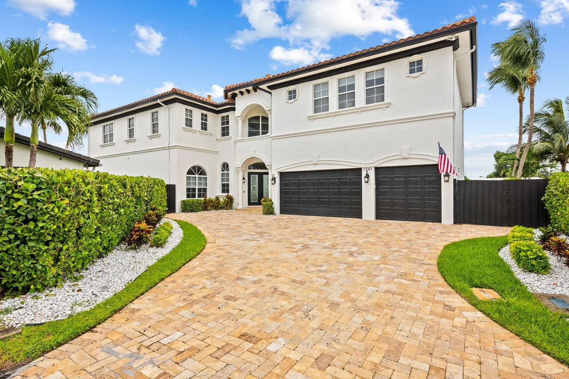 Photo of 1261 NE 27th Way