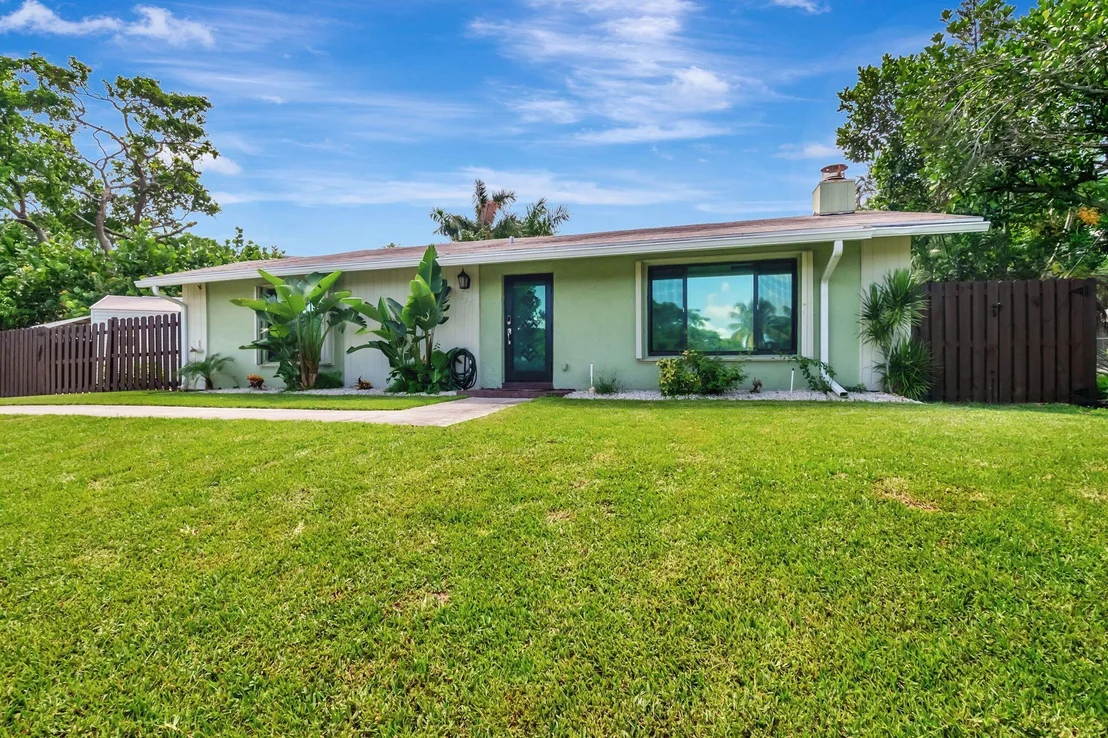 Photo of 737 NW 3rd Avenue