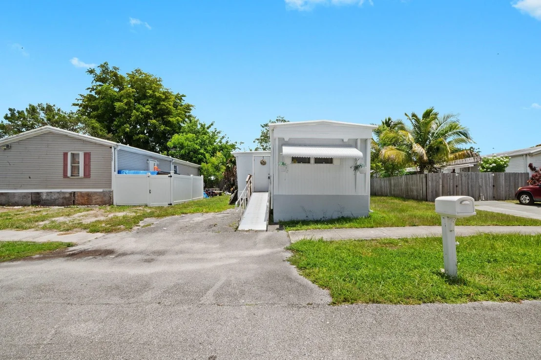 Photo of 22868 Cascade Road