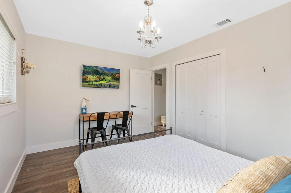 Photo of 2233 SE 13th