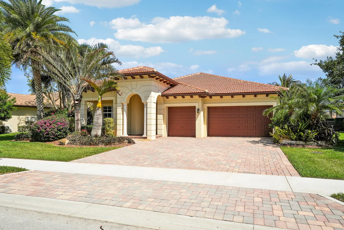 Photo of 124 Casa Circle