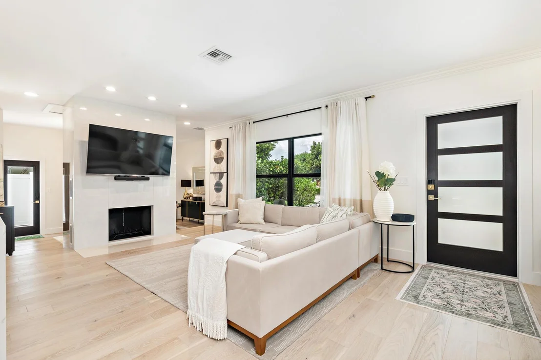 Photo of 340 Ellamar Road