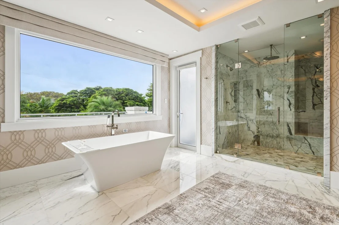 Photo of 2400 Bay Drive