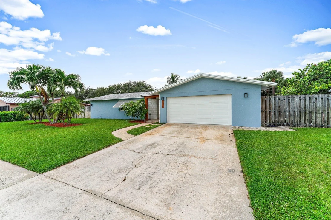 Photo of 214 Circle W