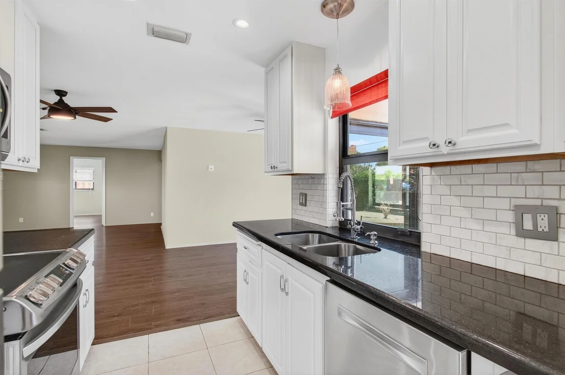 Photo of 714 Heron Drive