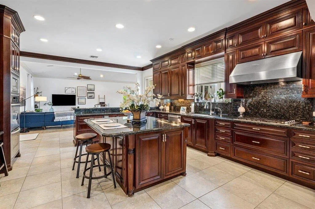 Photo of 804 Marbella Lane E