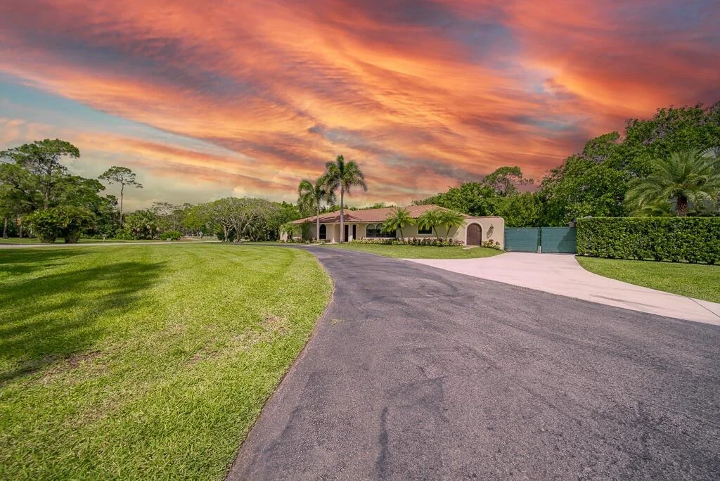 Photo of 12483 Pineacre Lane