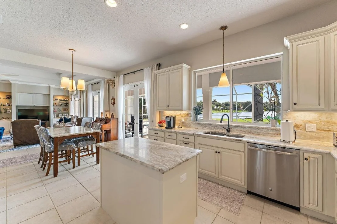 Photo of 18440 SE Lakeside Drive