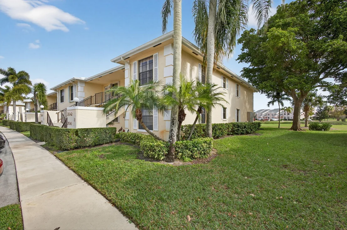 Photo of Unit F at 2041 Keystone Drive