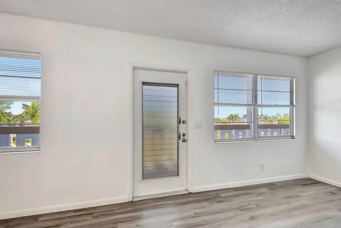 Photo of 4015 Cornwall A