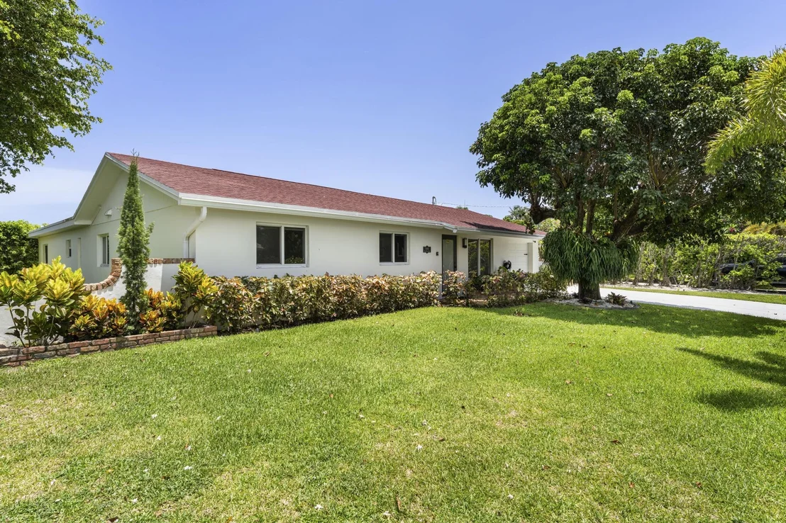 Photo of 8416 Pine Tree Lane