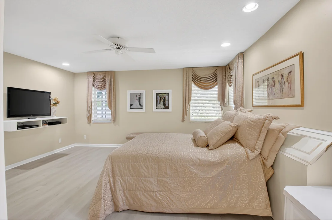Photo of 5590 Royal Lake Circle