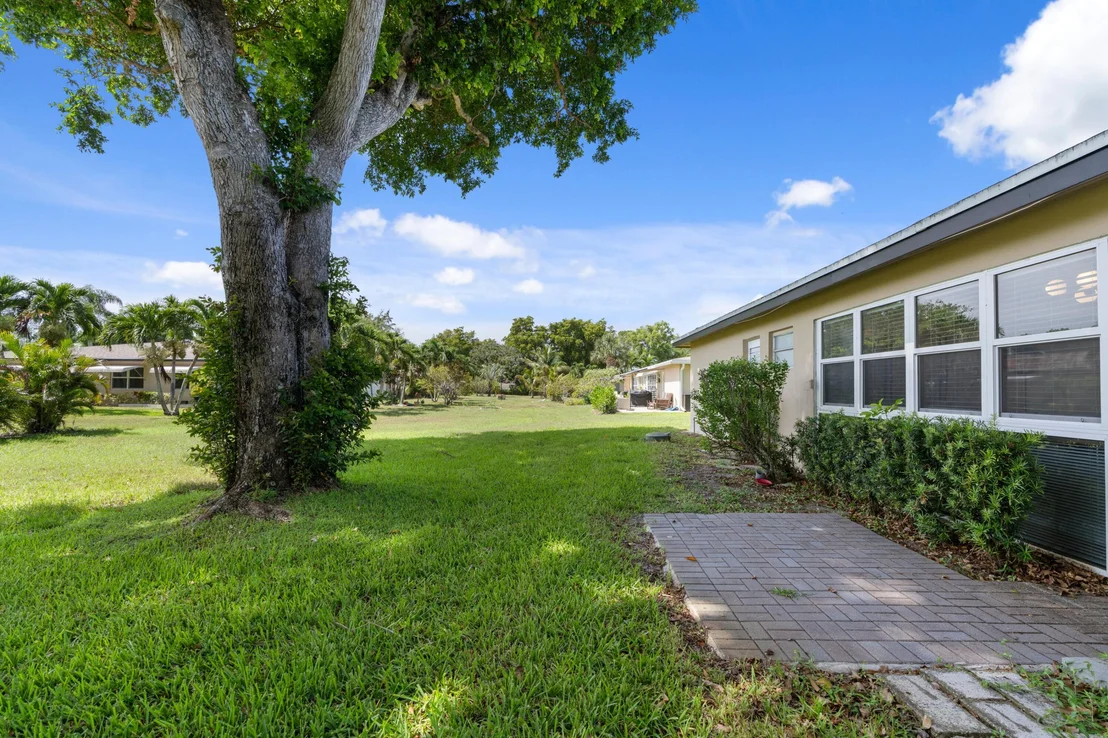 Photo of Unit C at 947 Circle Drive