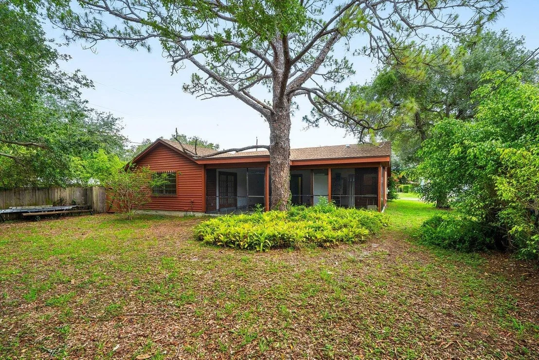 Photo of 4744 Dolphin Drive