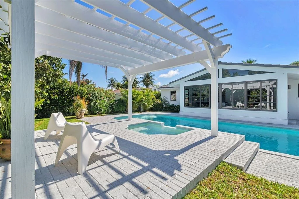 Photo of 327 Potter Road