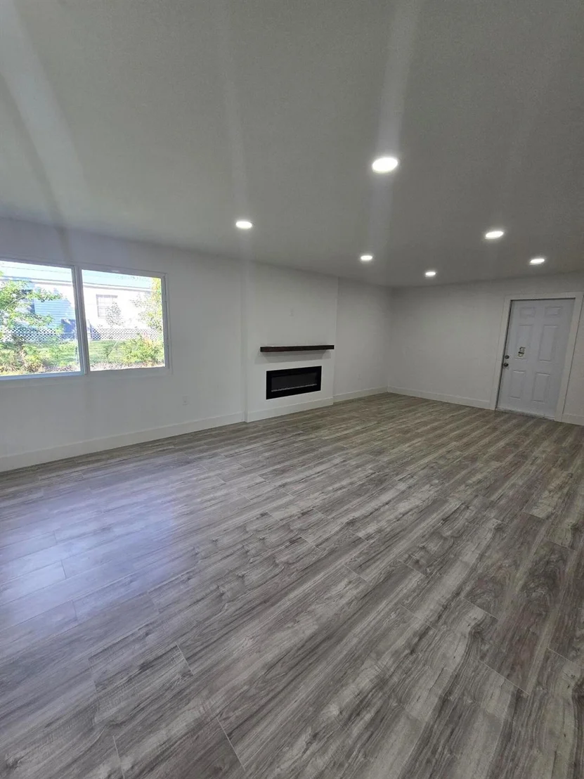 Photo of 6545 NE 8th Lane
