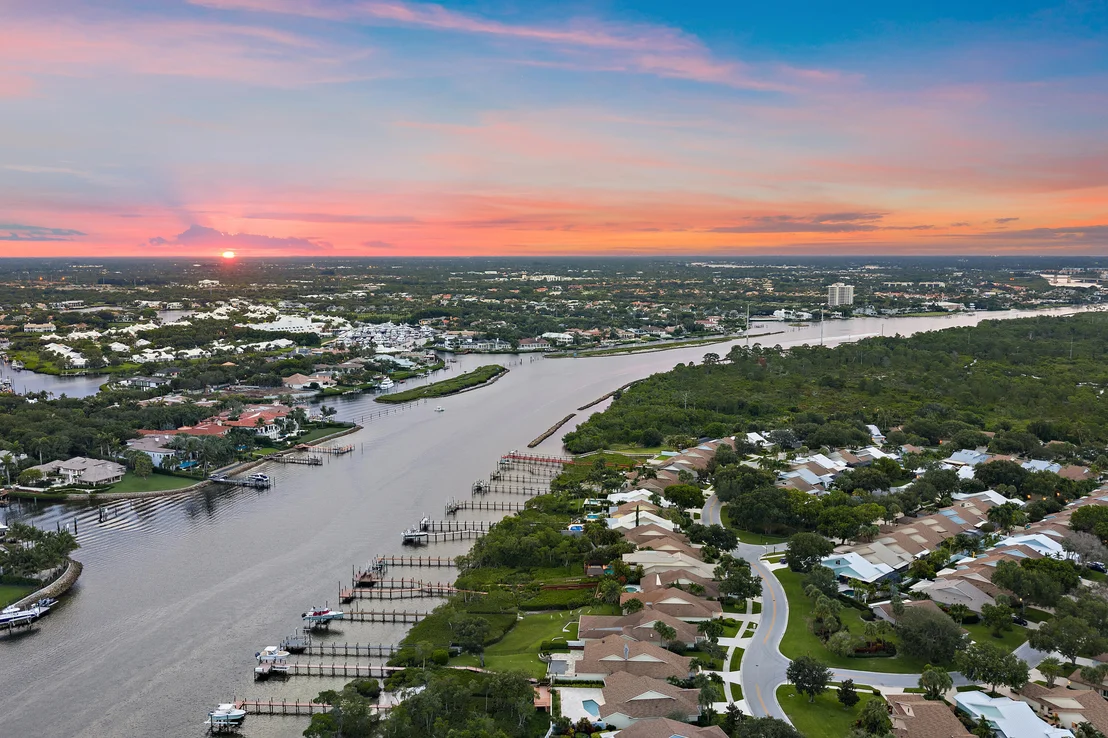 Photo of 348 River Edge Road