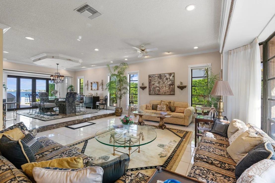 Photo of 1010 Pine Point Road