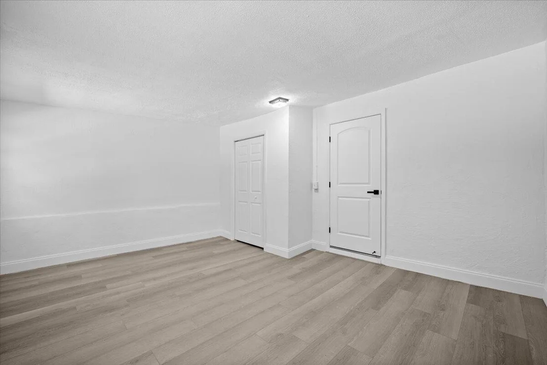 Photo of 905 SE 10th Street