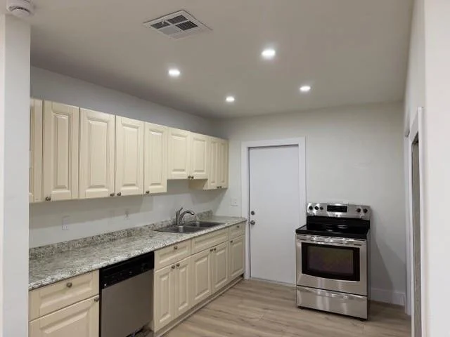 Photo of 141 SE 7th Avenue
