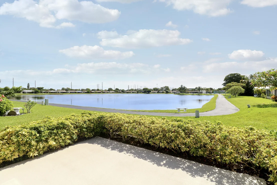 Photo of 5481 Mirror Lakes Boulevard