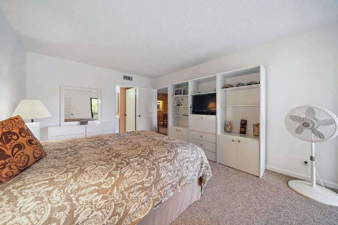 Photo of Unit 203C at 300 N Highway A1a