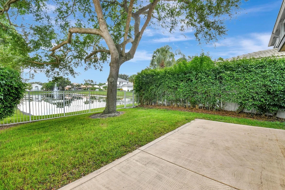 Photo of 7613 Charing Cross Lane