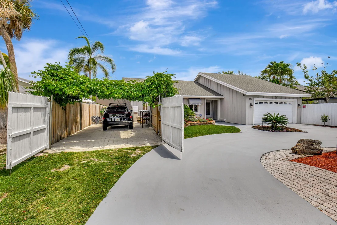 Photo of 147 Oregon Lane