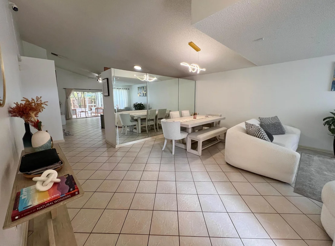 Photo of 8229 White Rock Circle