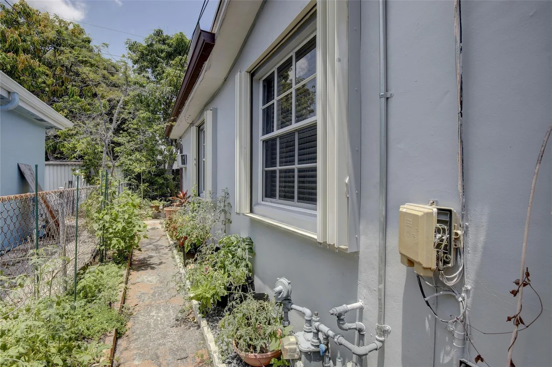 Photo of 7141 Biltmore Boulevard