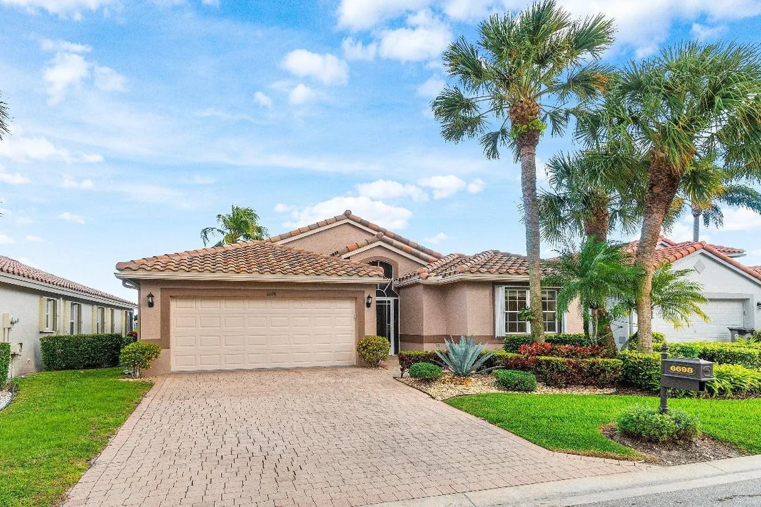 Photo of 6698 Sherbrook Drive