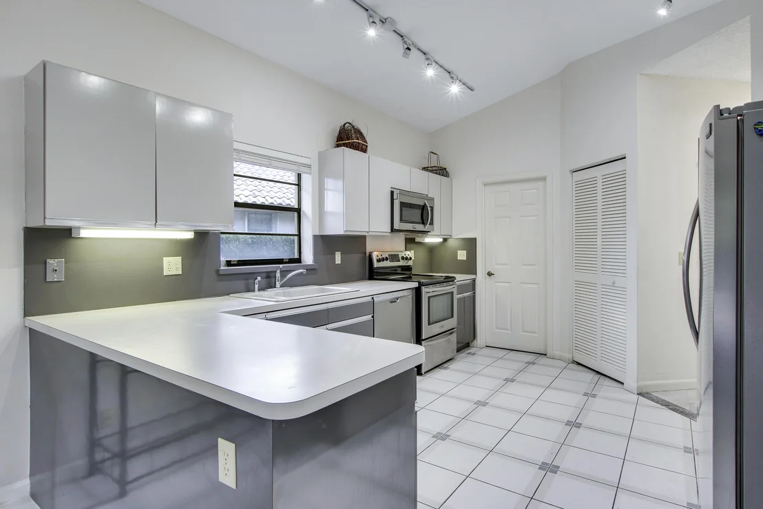 Photo of 7770 La Corniche Circle