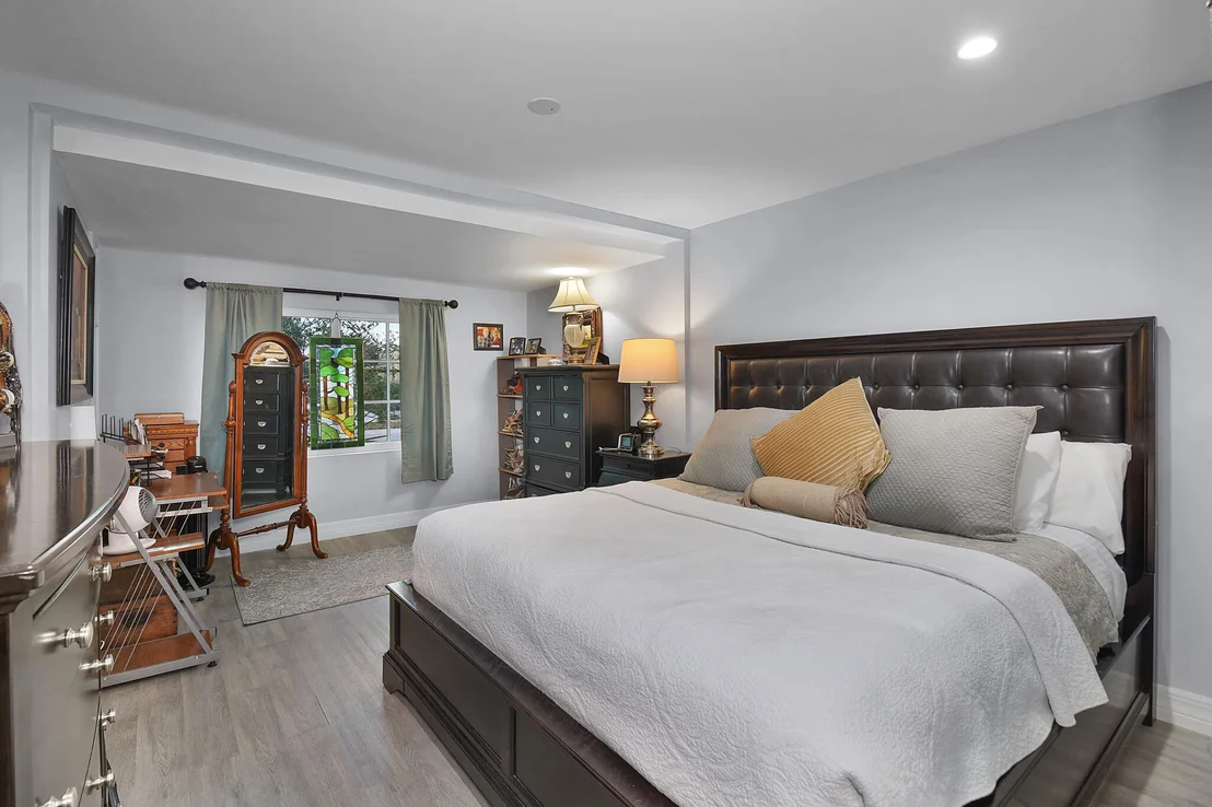 Photo of 525 Evergreen Drive