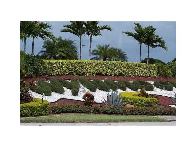Photo of Unit F1 at 1904 Bermuda Circle