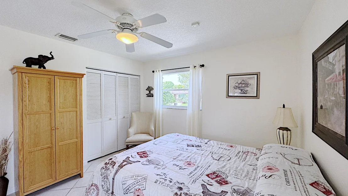 Photo of 310 SE 4TH Terrace