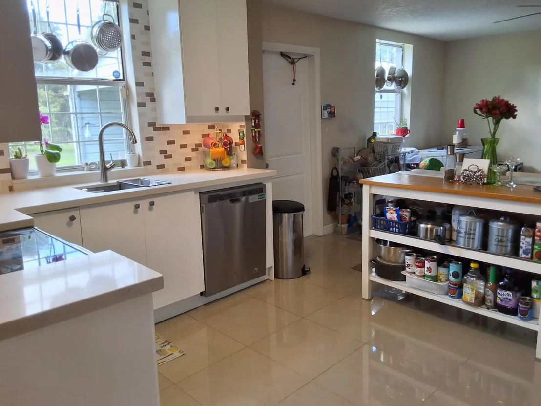 Photo of 1221 Bacom Point Road