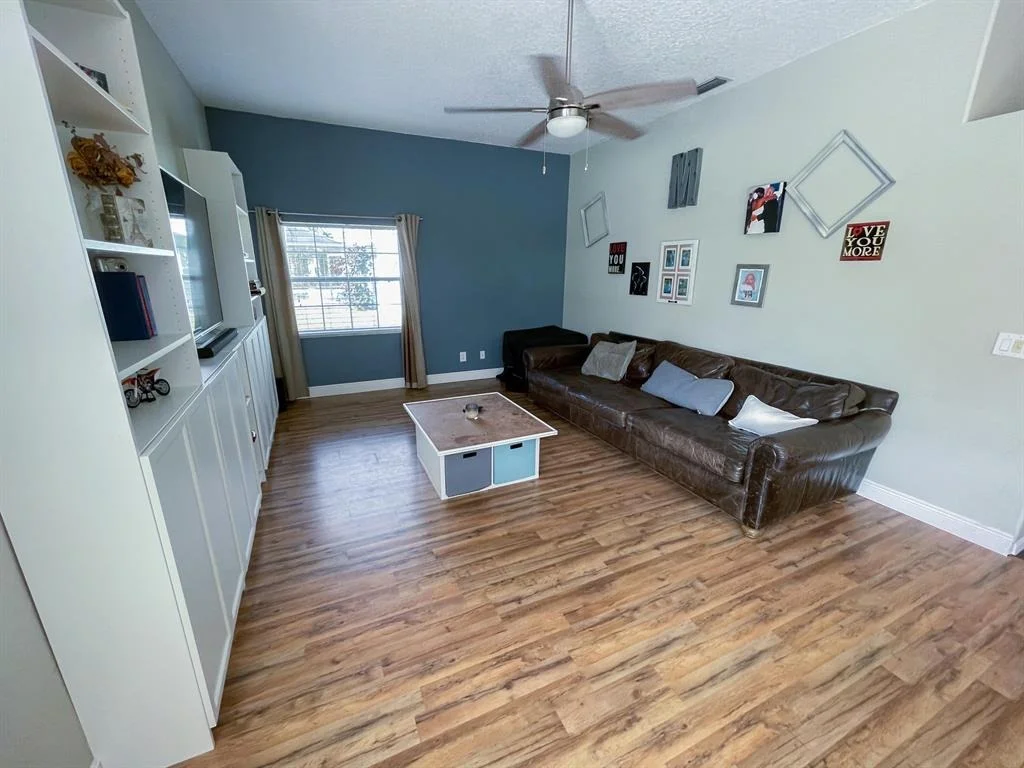Photo of 5055 3rd Manor