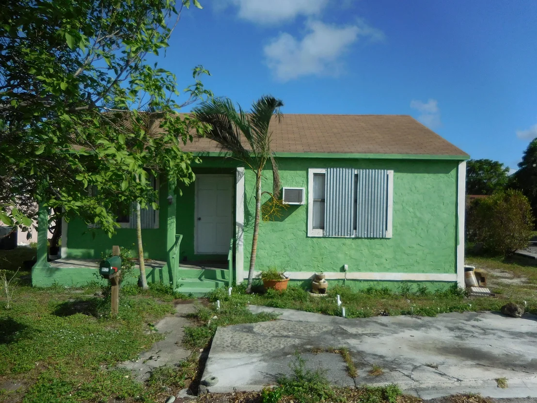 Photo of 1027 Summit Boulevard