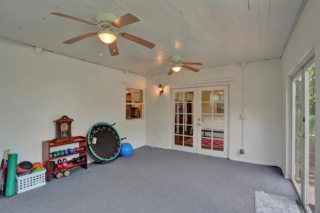 Photo of 607 SE 7th Avenue