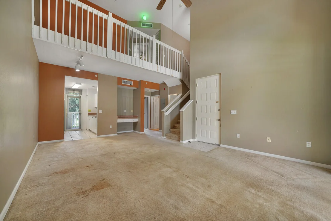 Photo of Unit 21 at 1054 University Boulevard